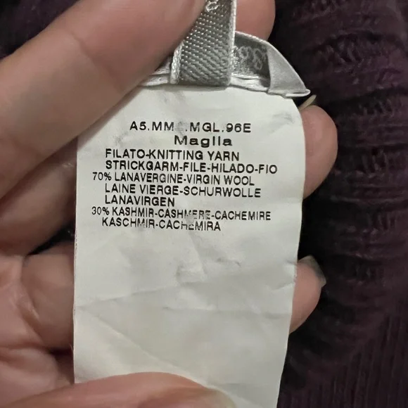 Vintage Max Mara Turtle Neck  70% virgin wool and 30% cashmere Small - Picture 9 of 11